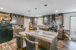 329 W Brook St, Bartlett, TX 76511 - Photo 5