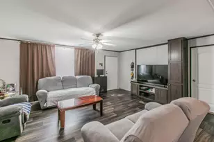 329 W Brook St, Bartlett, TX 76511 - Photo 7