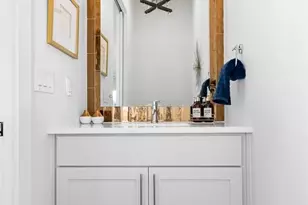 1111 Brookswood Ave, Austin, TX 78721 - Photo 7