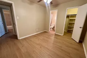 803 W 28th St, Austin, TX 78705 - Photo 11