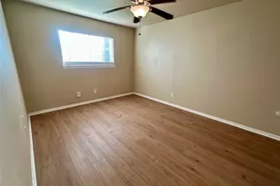 803 W 28th St, Austin, TX 78705 - Photo 5