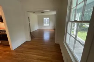 1305 E 28th St, Austin, TX 78722 - Photo 7