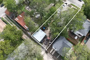 906 E 2nd St, Austin, TX 78702 - Photo 9