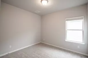 208 Kellys Heroes Wy, Jarrell, TX 76537 - Photo 27
