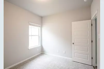208 Kellys Heroes Way, Jarrell, TX 76537 - Photo 19