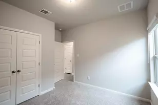 208 Kellys Heroes Wy, Jarrell, TX 76537 - Photo 23