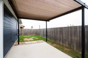 208 Kellys Heroes Wy, Jarrell, TX 76537 - Photo 27