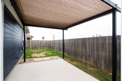 208 Kellys Heroes Way, Jarrell, TX 76537 - Photo 33