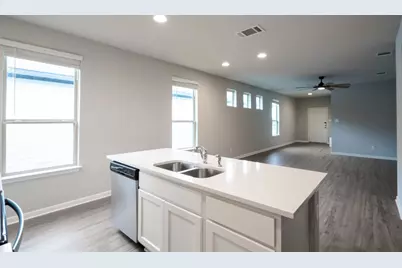 208 Kellys Heroes Way, Jarrell, TX 76537 - Photo 5
