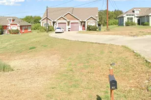 404 Mesa Dr, Del Valle, TX 78617 - Photo 3