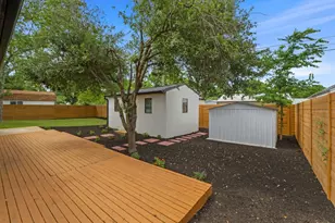 1305 Ridgehaven Dr, Austin, TX 78723 - Photo 33