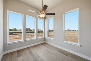 1209 Doelling Dr, Florence, TX 76527 - Photo 9