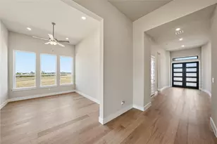 1209 Doelling Dr, Florence, TX 76527 - Photo 9