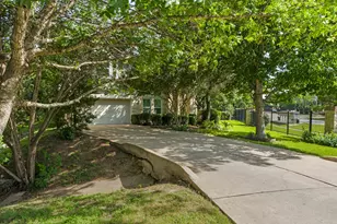 2 Muirfield Greens Ln, Lakeway, TX 78738 - Photo 3