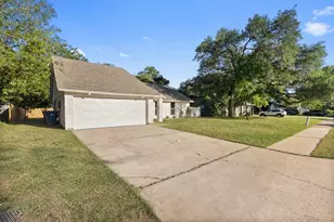 7405 Whispering Winds Dr, Austin, TX 78745 - Photo 25