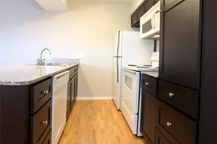 910 Duncan Ln, Austin, TX 78705 - Photo 5
