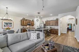 409 Harris Dr, Austin, TX 78737 - Photo 5