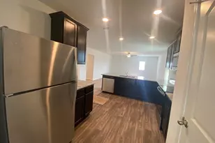 309 Riverdale Dr, Jarrell, TX 76537 - Photo 5