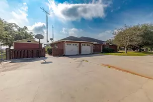 803 S Converse St, Flatonia, TX 78941 - Photo 35