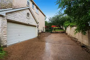12113 Portobella Dr, Austin, TX 78732 - Photo 37