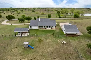 1854 Co Rd 464, Elgin, TX 78621 - Photo 35