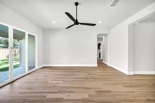 8209 Polar Dr, Austin, TX 78757 - Photo 17