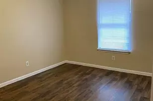 139 Elm Dr, Lockhart, TX 78644 - Photo 5