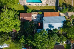 242 S Sycamore Ave, New Braunfels, TX 78130 - Photo 29