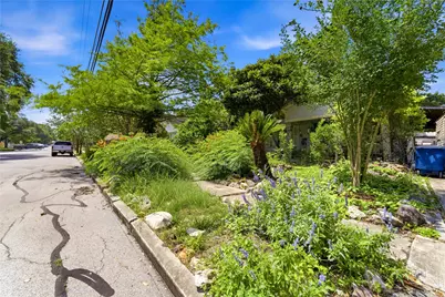 242 S Sycamore Avenue, New Braunfels, TX 78130 - Photo 25