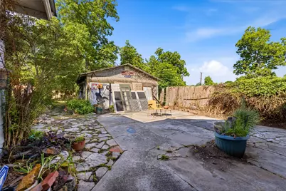 242 S Sycamore Avenue, New Braunfels, TX 78130 - Photo 5