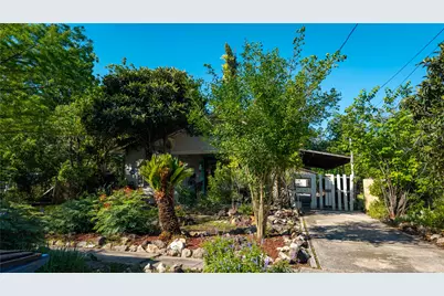 242 S Sycamore Avenue, New Braunfels, TX 78130 - Photo 23