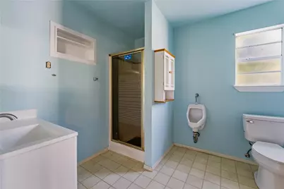 242 S Sycamore Avenue, New Braunfels, TX 78130 - Photo 17
