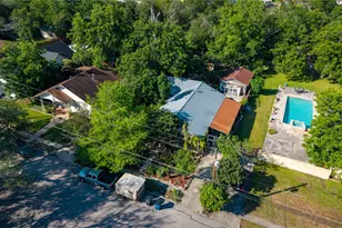 242 S Sycamore Ave, New Braunfels, TX 78130 - Photo 21
