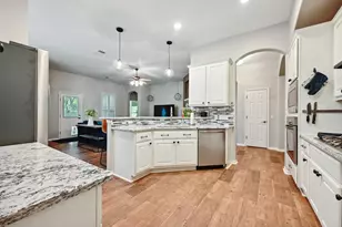 9309 Manipari Ln, Austin, TX 78749 - Photo 5