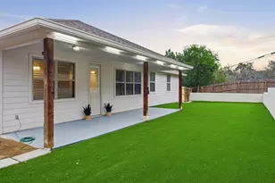 511 Taylor Dr, Horseshoe Bay, TX 78657 - Photo 9