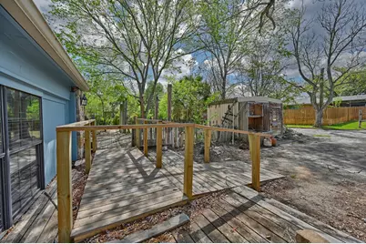 1284 E Hempstead Street, Giddings, TX 78942 - Photo 7