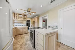 1284 E Hempstead St, Giddings, TX 78942 - Photo 21