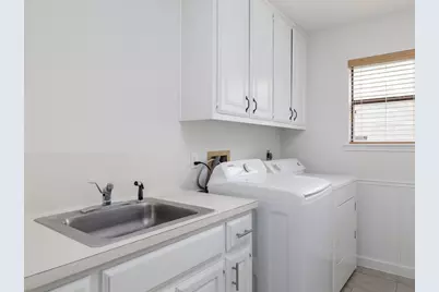 9305 Rolling Oaks Trail, Austin, TX 78750 - Photo 25