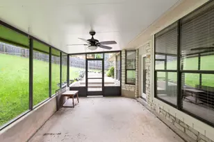 9305 Rolling Oaks Trail, Austin, TX 78750 - Photo 27