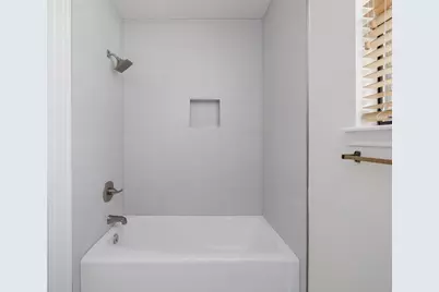 9305 Rolling Oaks Trail, Austin, TX 78750 - Photo 19