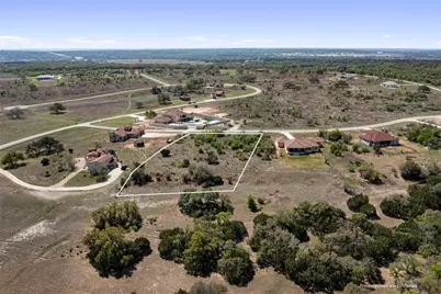 104 Strada Luca, Florence, TX 76527 - Photo 3