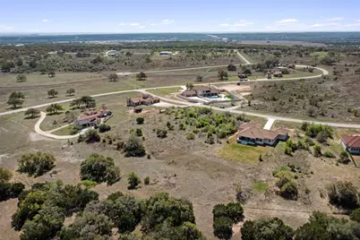 104 Strada Luca, Florence, TX 76527 - Photo 7