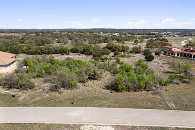 104 Strada Luca, Florence, TX 76527 - Photo 13