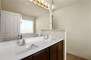 112 Hondo Gap Ln, Jarrell, TX 76537 - Photo 11