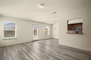 112 Hondo Gap Ln, Jarrell, TX 76537 - Photo 5