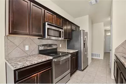 112 Hondo Gap Lane, Jarrell, TX 76537 - Photo 7