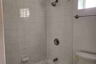 206 E 34th St, Austin, TX 78705 - Photo 11