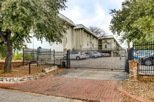 910 Duncan Ln, Austin, TX 78705 - Photo 31