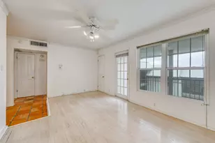 910 Duncan Ln, Austin, TX 78705 - Photo 15