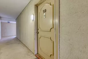 910 Duncan Ln, Austin, TX 78705 - Photo 3